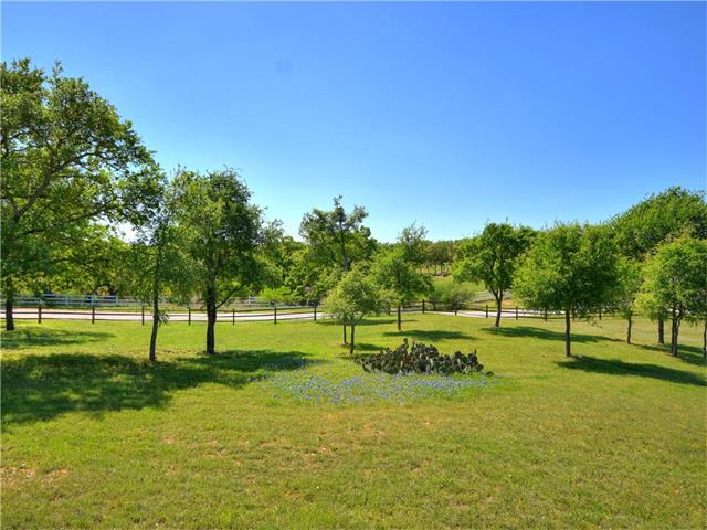 101 Yaupon DR, Spicewood, TX 78669