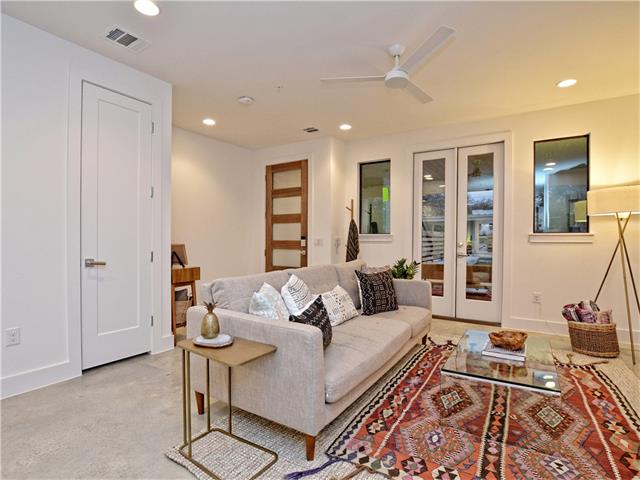 1193 Angelina ST, Austin, TX 78702