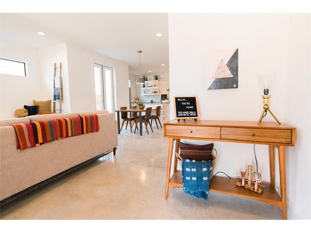 1193 Angelina ST, Austin, TX 78702