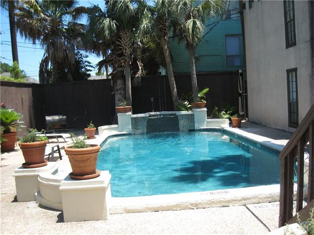 110 E 37th ST, Austin, TX 78705