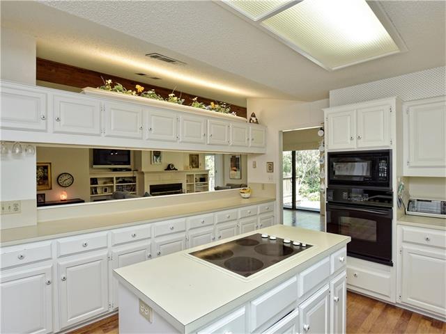120 Deerfield CV, Lakeway, TX 78734