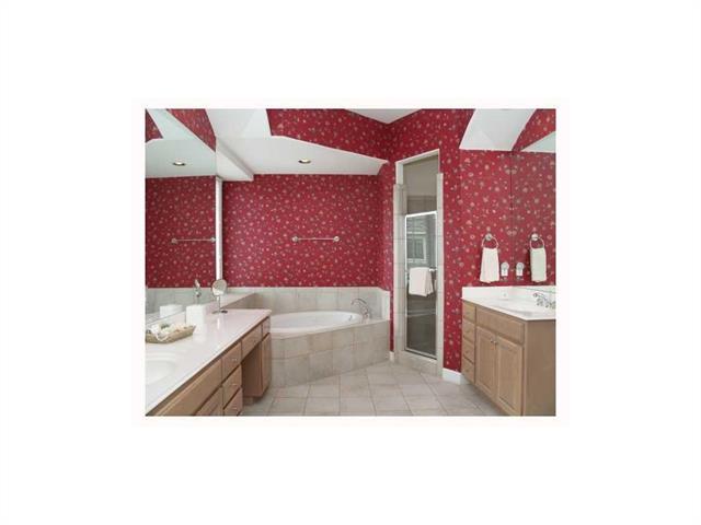 8212 Barton Club DR, Austin, TX 78735