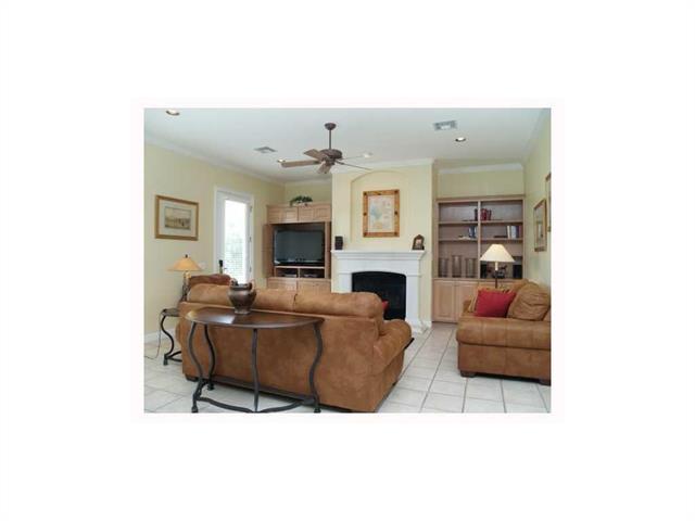 8212 Barton Club DR, Austin, TX 78735