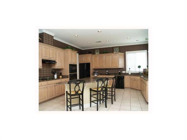 8212 Barton Club DR, Austin, TX 78735