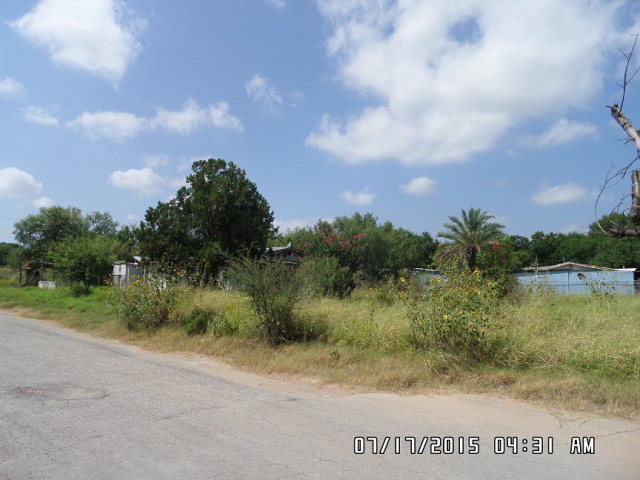 1510 Nicholson Ave, Carrizo Springs, TX 78834