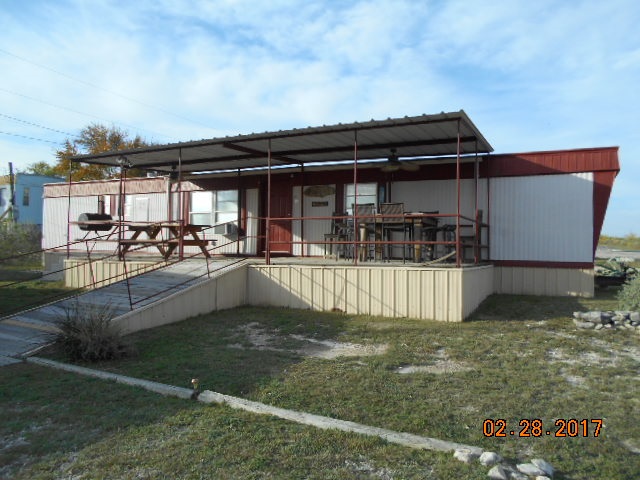 34 Deer Rd., Del Rio, TX 78840