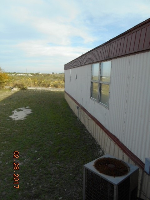 34 Deer Rd., Del Rio, TX 78840
