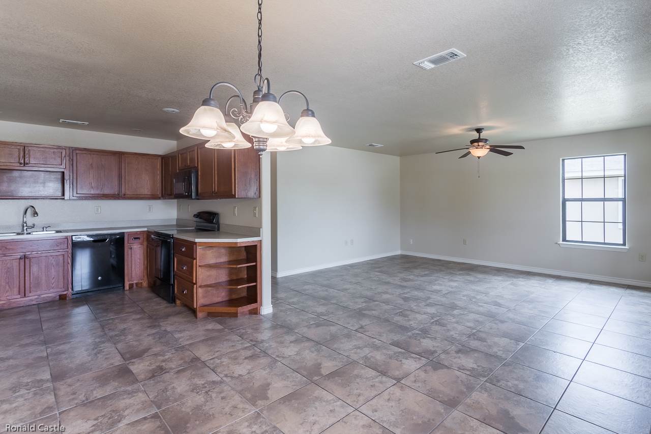 310 Royal Falcon, Del Rio, TX 78840