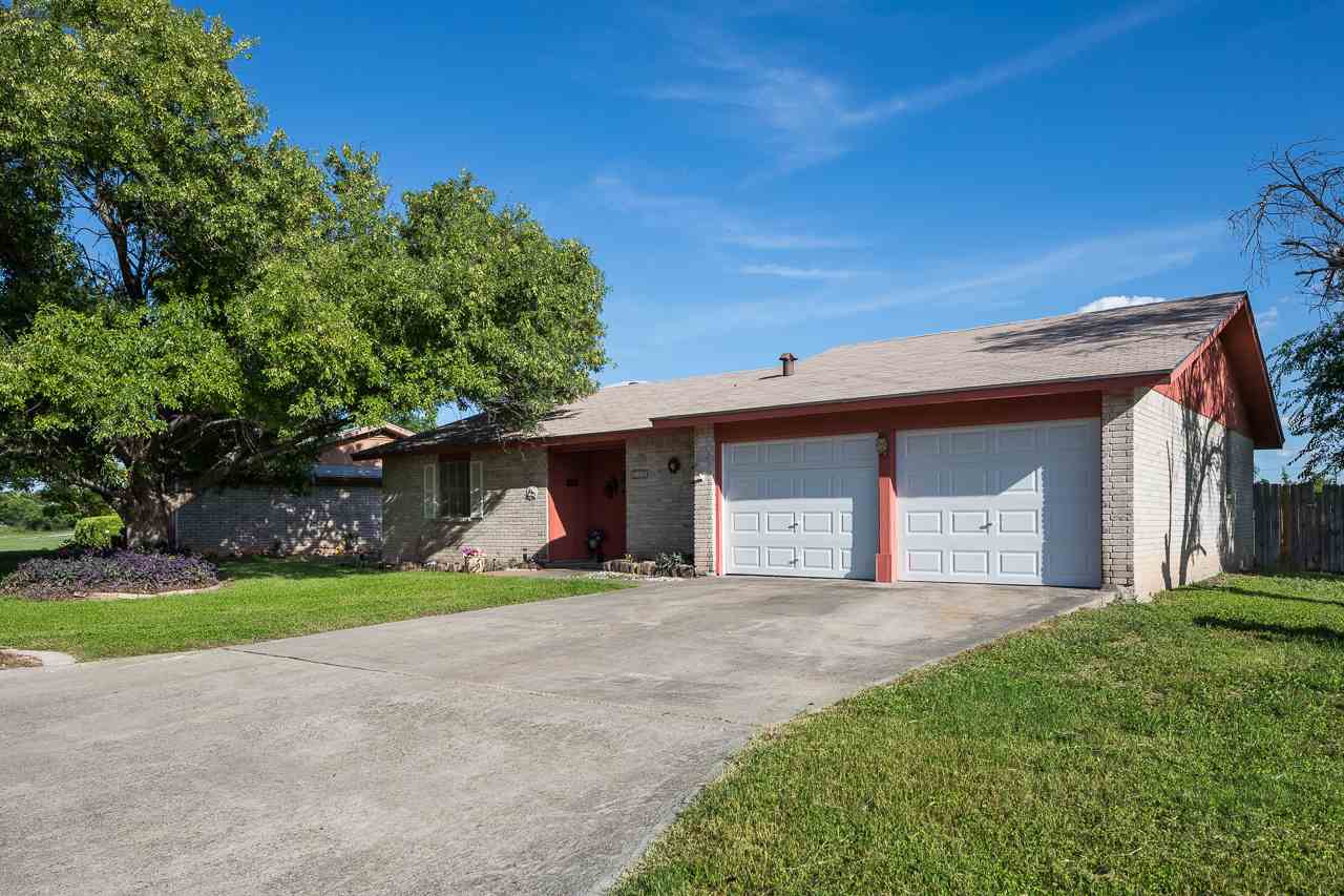 102 Siesta Circle, Del Rio, TX 78840