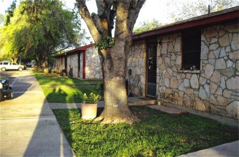 3100 Avenue Q, Hondo, TX 78861