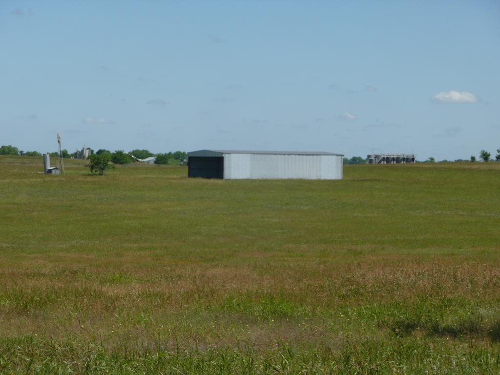 4336 Fm 2502, Bleiblerville, TX 78931