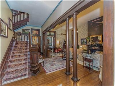 345 Travis, La Grange, TX 78945
