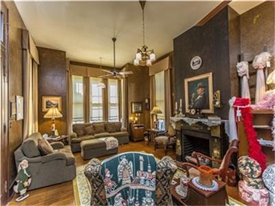 345 Travis, La Grange, TX 78945