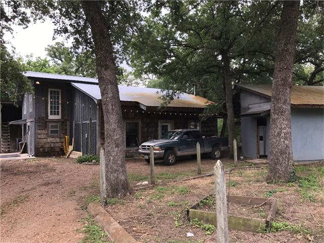105 Moccasin Bend DR, Smithville, TX 78957