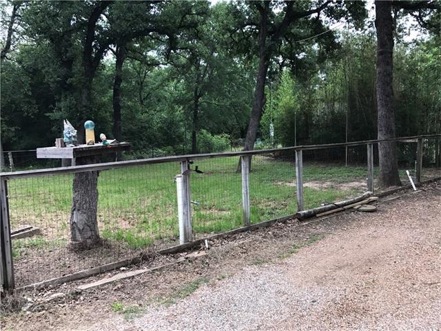 105 Moccasin Bend DR, Smithville, TX 78957