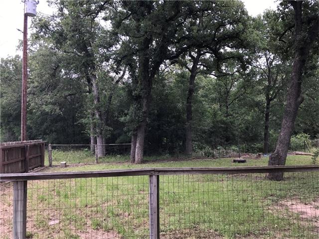 105 Moccasin Bend DR, Smithville, TX 78957