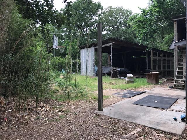 105 Moccasin Bend DR, Smithville, TX 78957