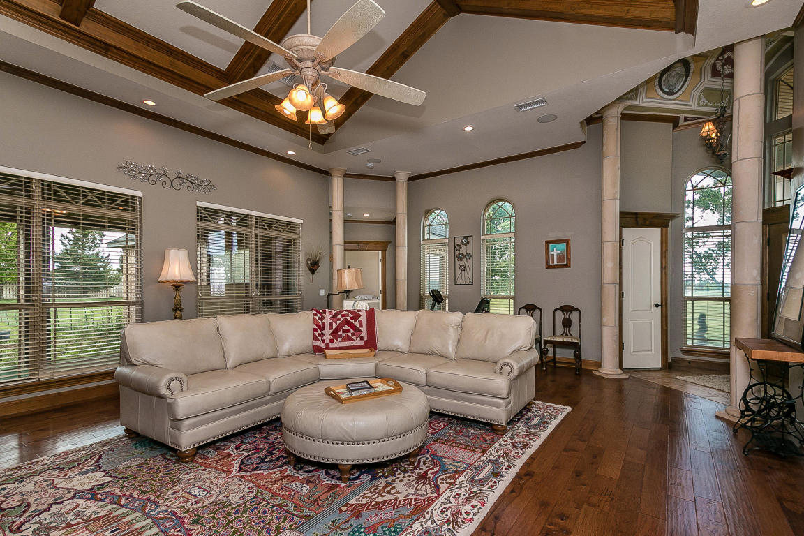 17600 Valley Lake Dr, Canyon, TX 79015