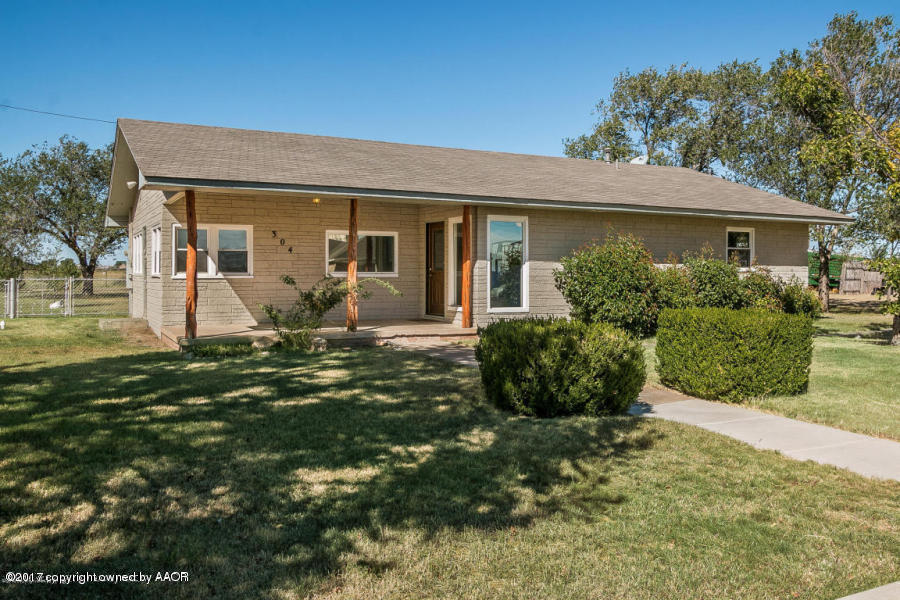 304 3rd St, Canyon, TX 79015