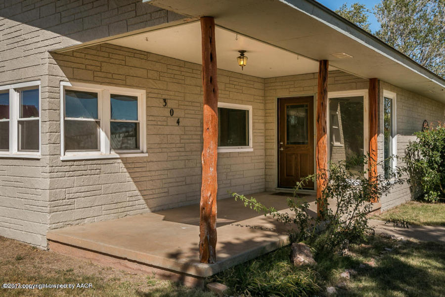 304 3rd St, Canyon, TX 79015