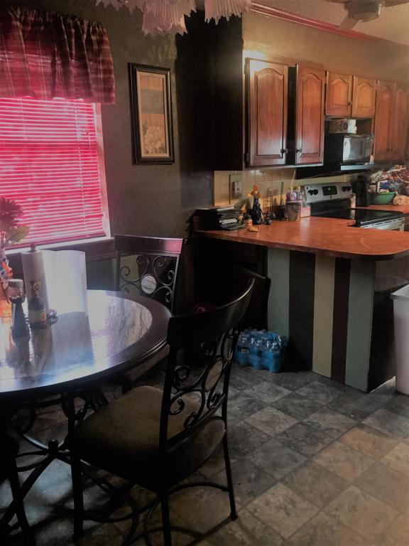 612 Bailey Ave, Dumas, TX 79029