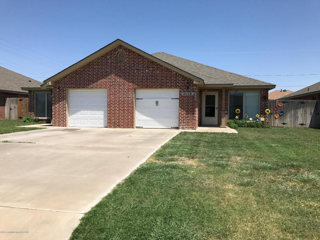 804 B 6th St, Dumas, TX 79029