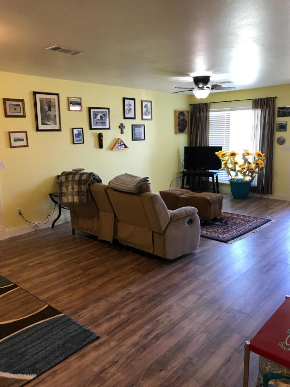 804 B 6th St, Dumas, TX 79029