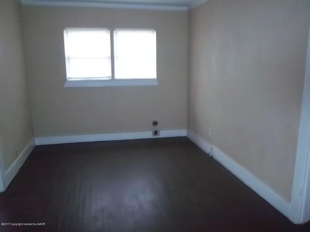 905 Hayes St, Amarillo, TX 79107