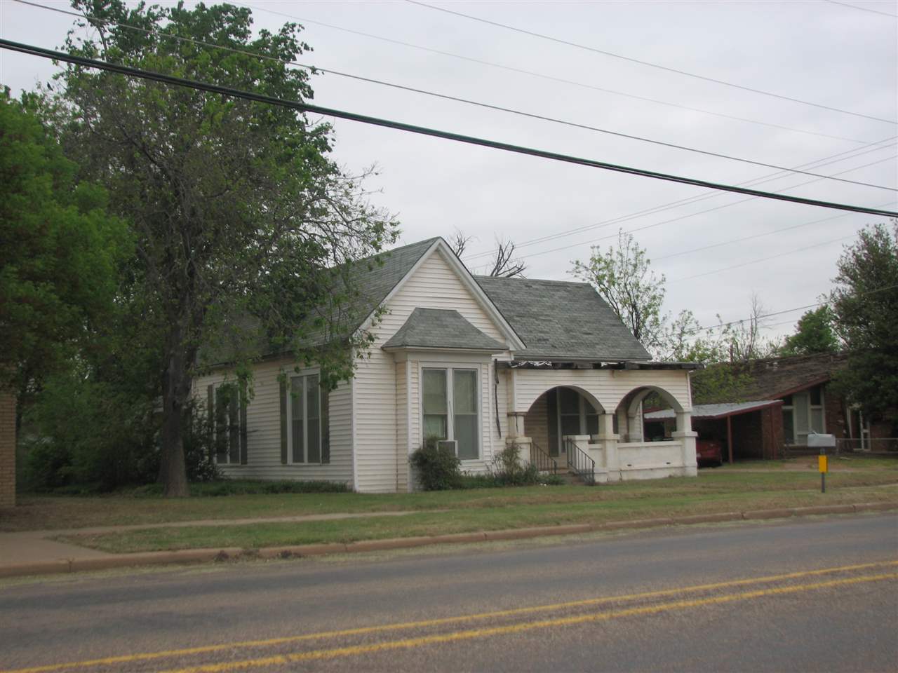 706 Main, Quanah, TX 79252