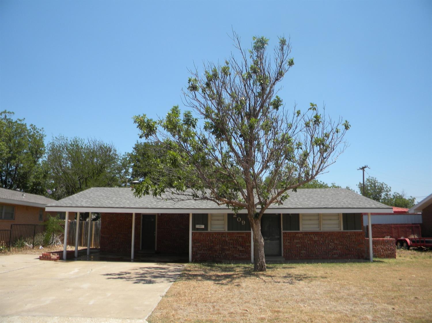 209 Detroit Drive, Levelland, TX 79336