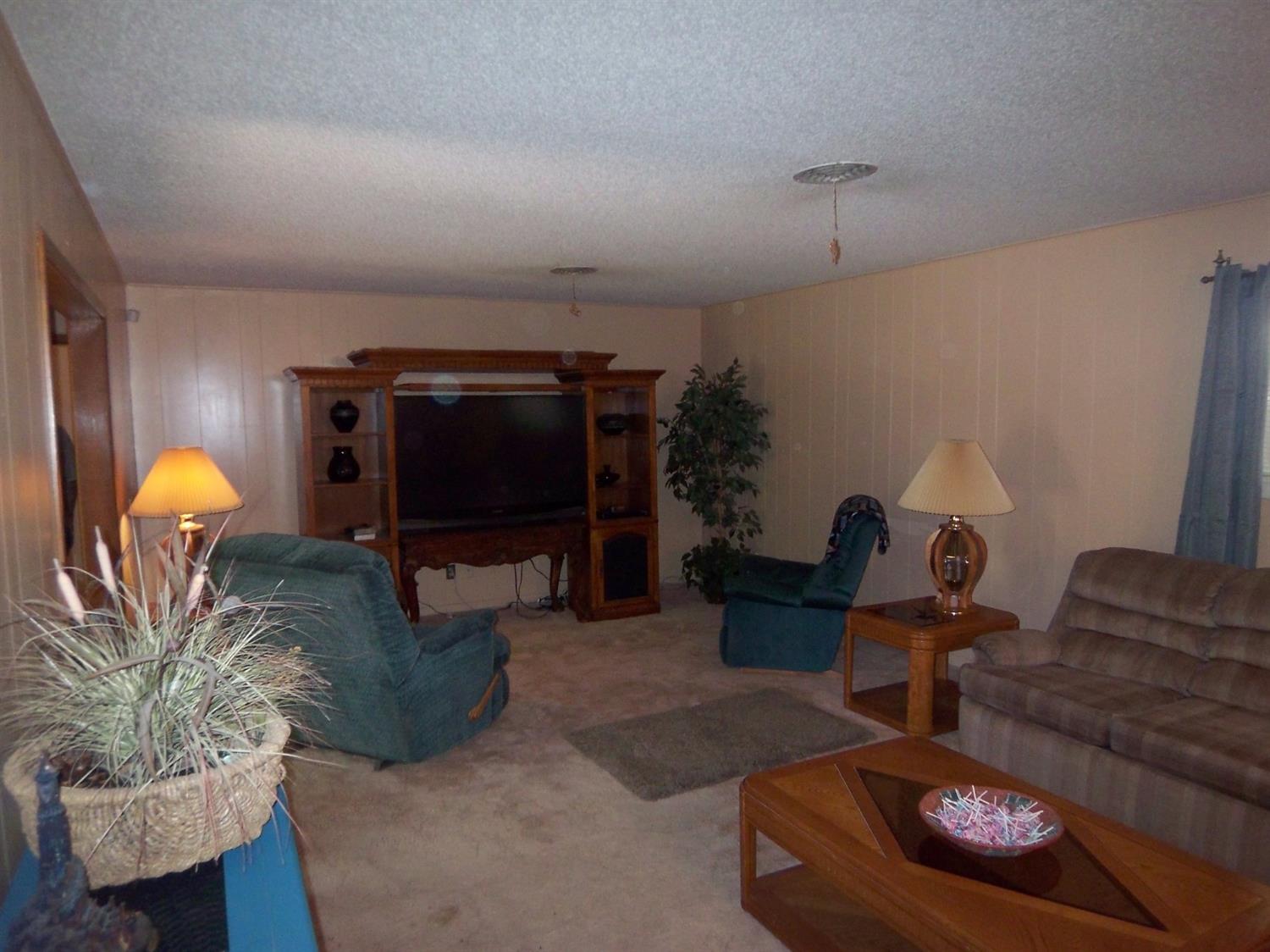 502 Birch Avenue, Levelland, TX 79336