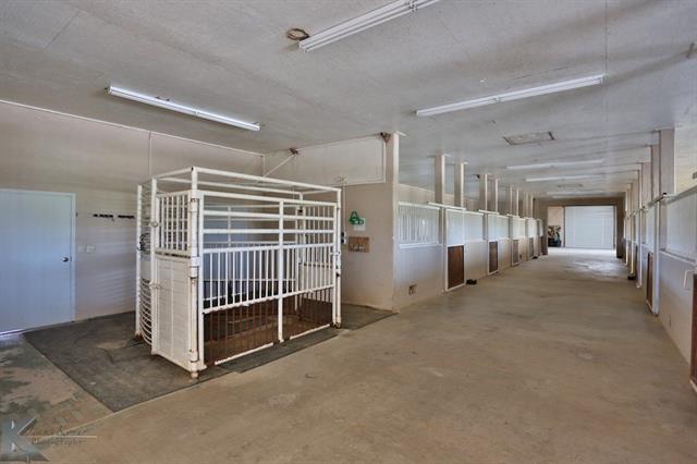 2565 County Road 134, Ovalo, TX 79541