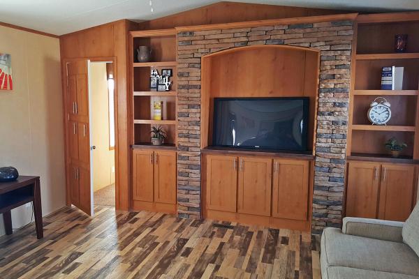 1400 W Overland Trail