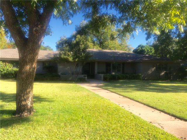 1401 Woodland Trail