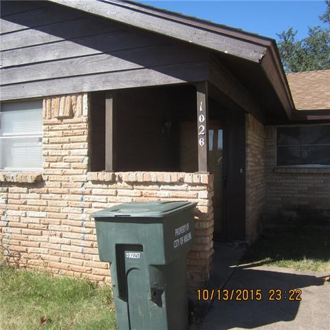 1242 S Crockett Dr