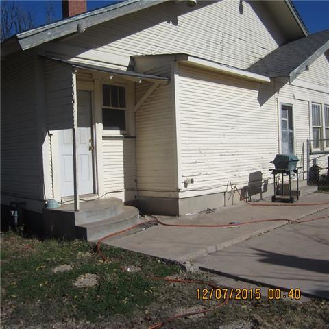 1242 S Crockett Dr