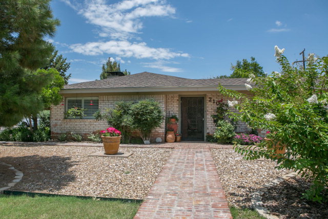 902 W Pine Court