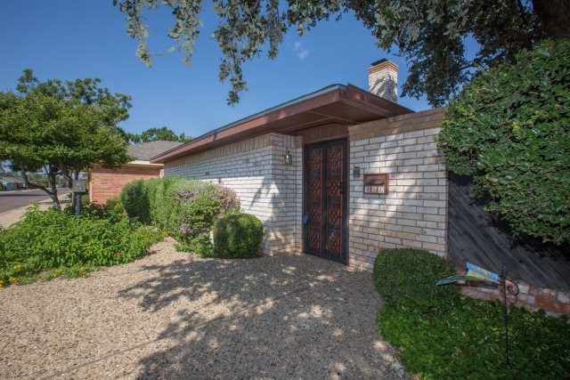 902 W Pine Court