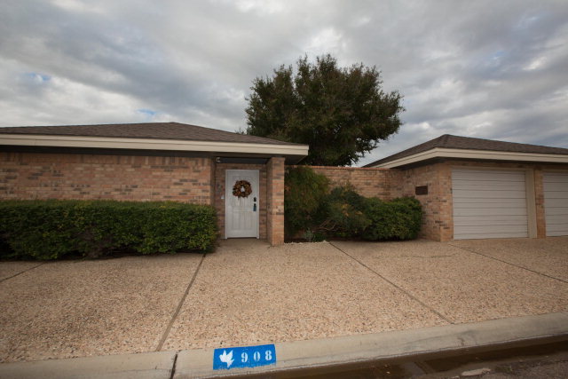 902 W Pine Court