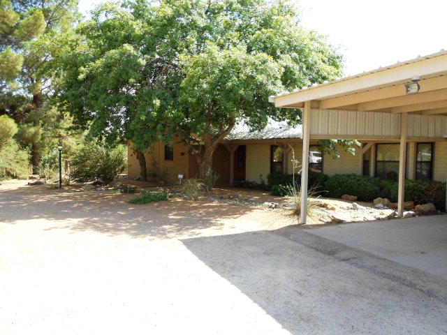 1209 S County Rd 1118