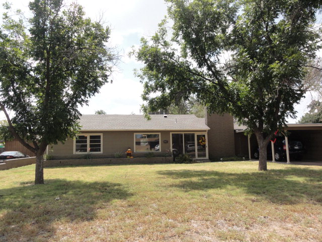 412 Nolan Ryan Dr