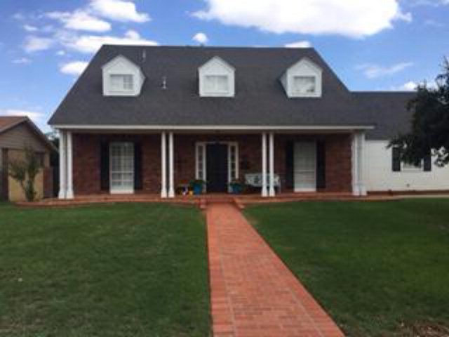 3305 Woodhaven Dr