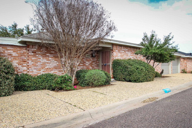 4517 Hilltop Dr