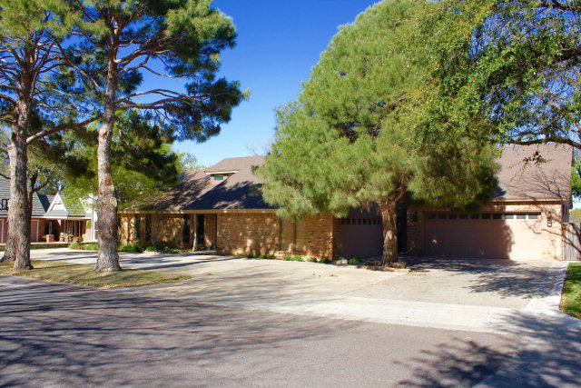 4517 Hilltop Dr