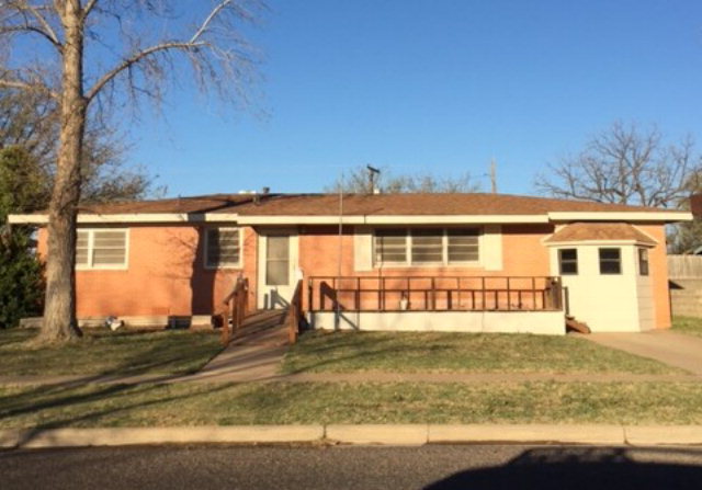 805 NW 11th St, Andrews, TX 79714