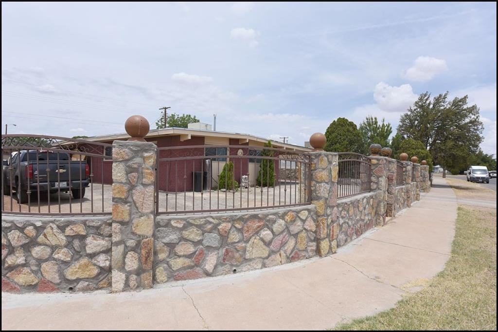 5241 Pikes Peak Drive, El Paso, TX 79904