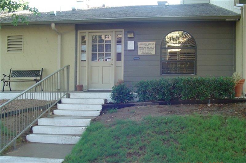 1222 Giles Road, El Paso, TX 79915