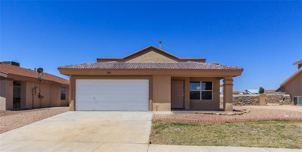 792 Desert Spring Drive, Horizon City, TX 79928