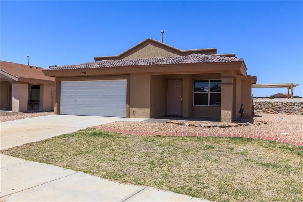 792 Desert Spring Drive, Horizon City, TX 79928