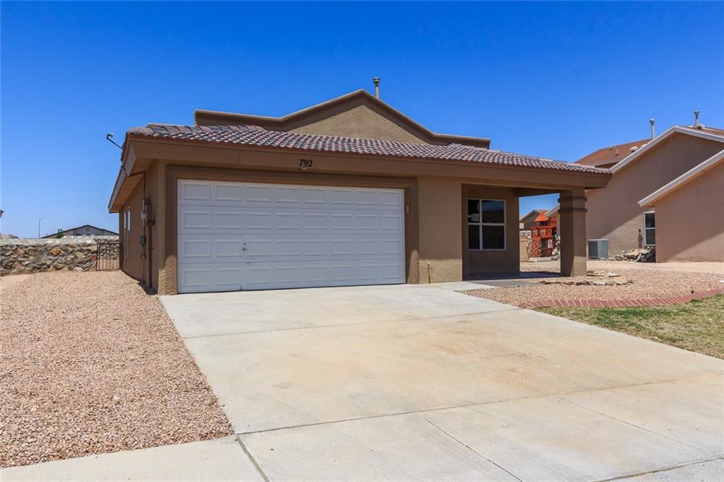 792 Desert Spring Drive, Horizon City, TX 79928